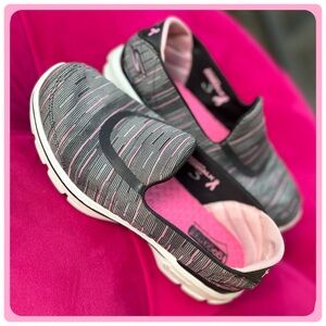 Sketchers Go-Walk sneakers